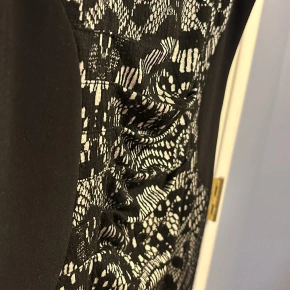 Elegant Black Bodycon Dress - Picture 3 of 4